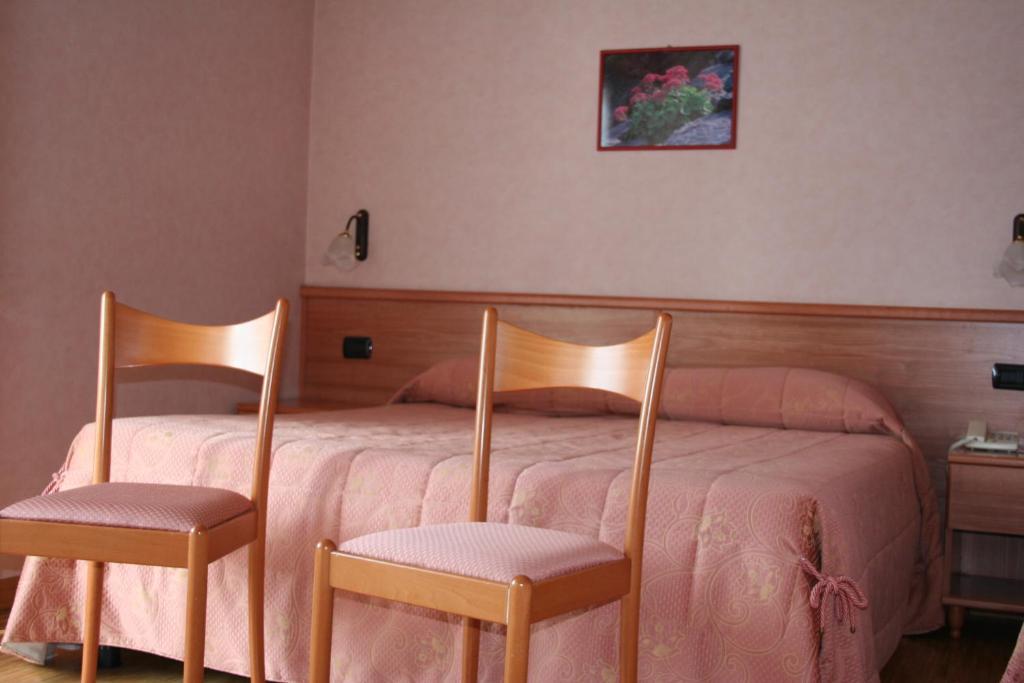 Hotel Migliorati Castione della Presolana Bagian luar foto