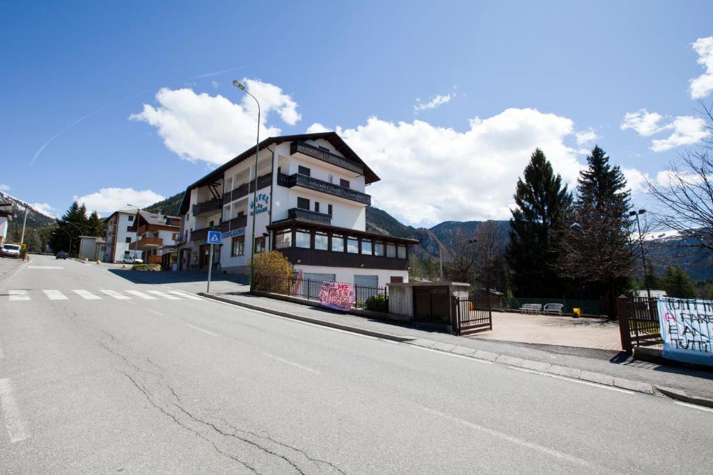 Hotel Migliorati Castione della Presolana Bagian luar foto